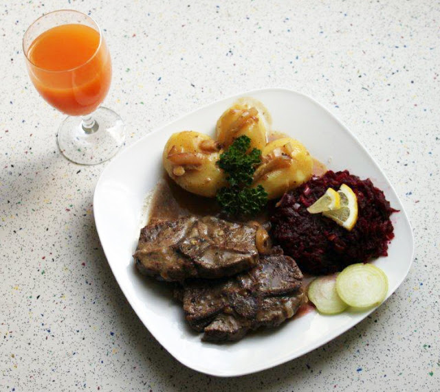 Lamm mit Beilagen Lammfleisch saftig