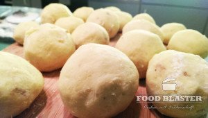Schlesische Kartoffelknödel mit Fleischfüllung 20 Schlesische Klöße im rohen Zustand
