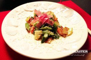 Gemüsepfanne mit Spargel