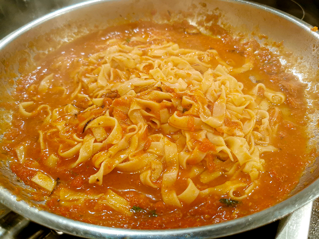 Selbstgemachte Tagliatelle das leckere PastaRezept Food Blaster