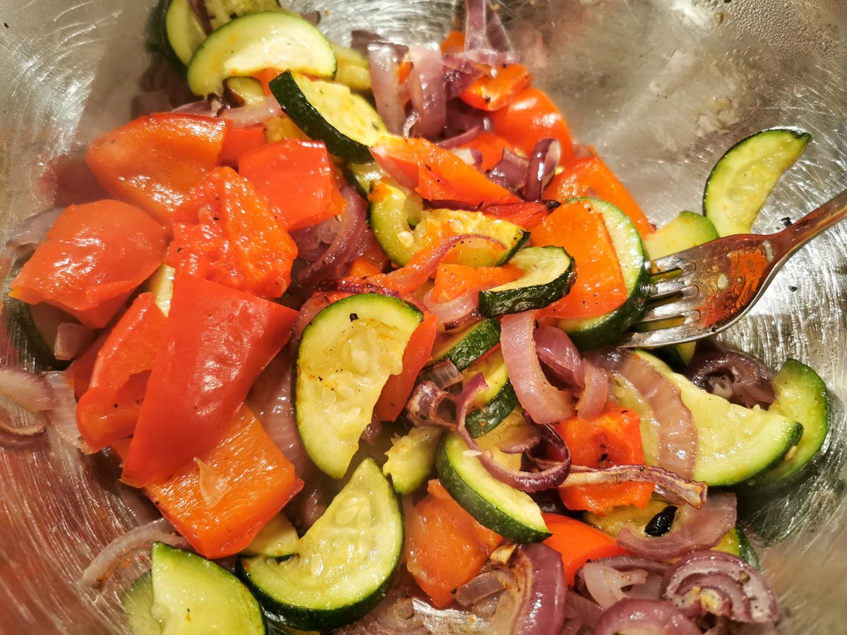 Bulgur mit Gemüse und Hähnchenbrust Rezept - Food Blaster