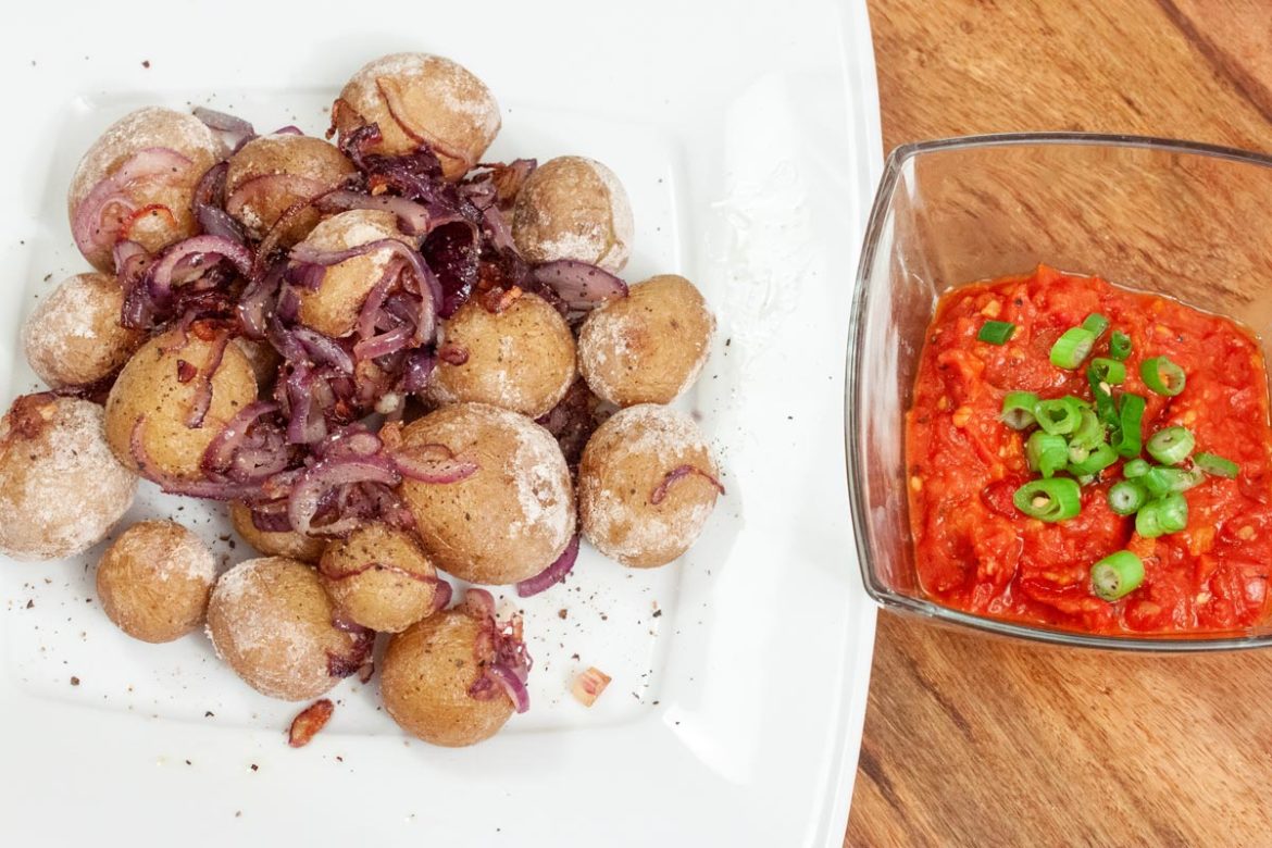 Bild: Patatas Arrugadas mit roter Salsa Soße
