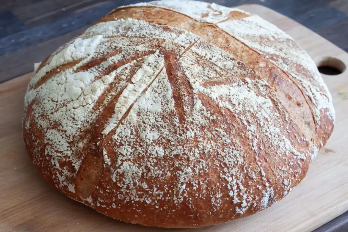 Bild: Sauerteigbrot fertig gebacken