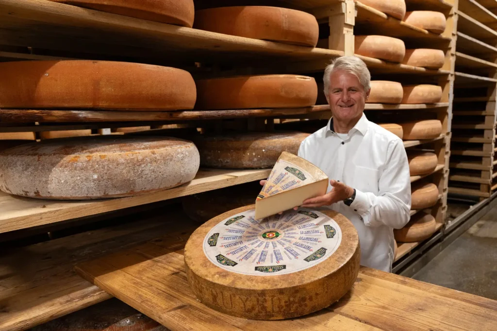 Käse und Wein perfekt kombinieren – Interview mit Affineur Walo von Mühlenen 14 Affineur Walo von Mühlenen im Käsekeller
